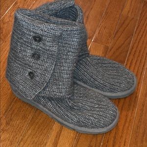 woman’s UGG classic cardy boot